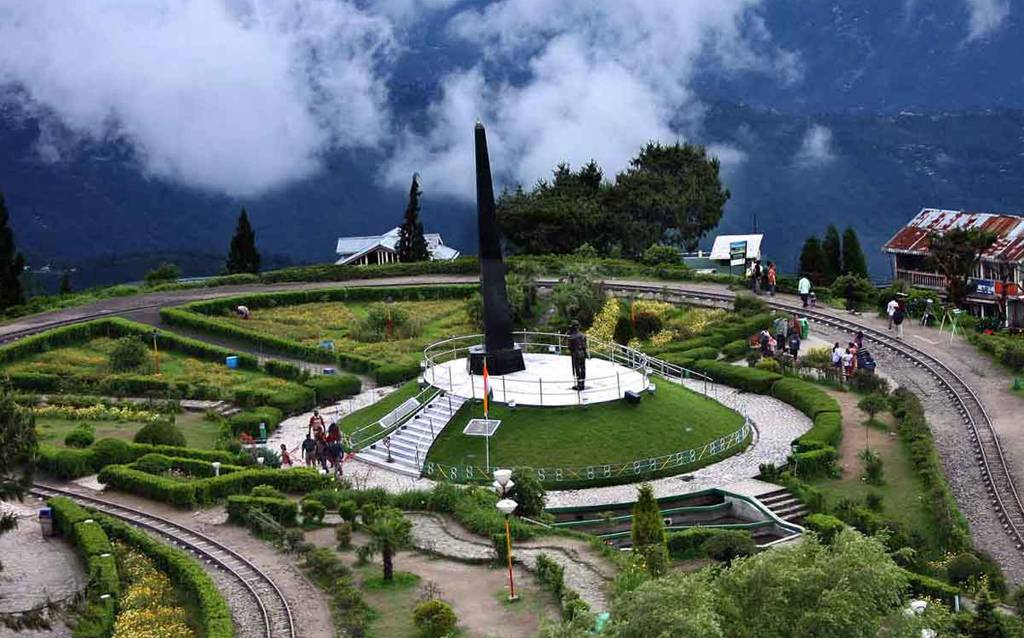 Batasia Loop and War Memorial