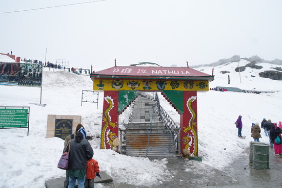 NATHU-LA ( PASS )
